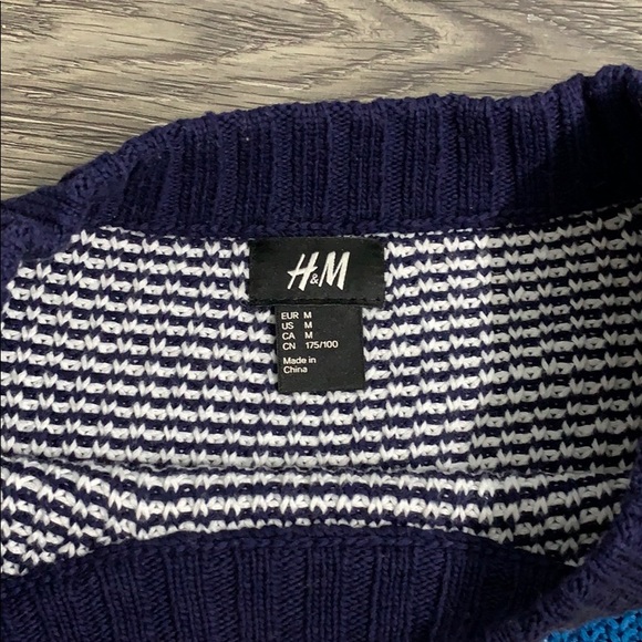 H&M Sweater - Picture 3 of 4